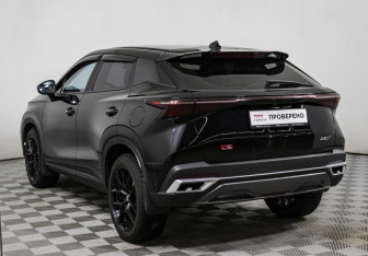 Подержанный автомобиль Omoda C5 2024 года (7 фото)