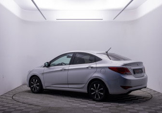 Подержанный автомобиль Hyundai Solaris Sedan 2016 года (7 фото)