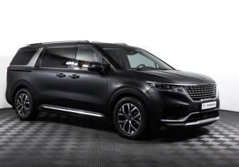 Подержанный автомобиль Kia Carnival 2022 года (3 фото)