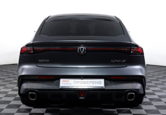 Подержанный автомобиль Changan UNI-V 2023 года (6 фото)