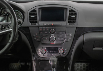 Подержанный автомобиль Opel Insignia Liftback 2011 года (14 фото)