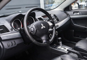 Подержанный автомобиль Mitsubishi Lancer Sedan 2008 года (9 фото)