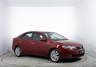 Подержанный автомобиль Kia Cerato Sedan 2011 года (3 фото)