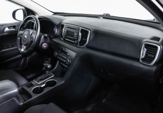 Подержанный автомобиль Kia Sportage 2017 года (6 фото)