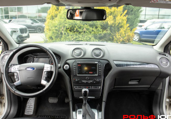 Подержанный автомобиль Ford Mondeo Sedan 2012 года (9 фото)