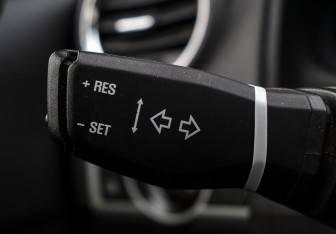 Подержанный автомобиль Opel Antara 2013 года (17 фото)