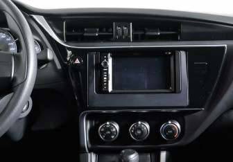 Подержанный автомобиль Toyota Corolla Sedan 2016 года (13 фото)