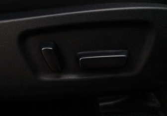 Подержанный автомобиль Toyota Highlander 2014 года (16 фото)