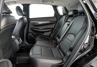 Подержанный автомобиль Infiniti QX50 2019 года (18 фото)