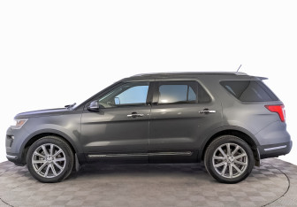Подержанный автомобиль Ford Explorer 2018 года (8 фото)
