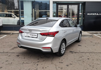 Подержанный автомобиль Hyundai Solaris Sedan 2019 года (5 фото)