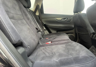 Подержанный автомобиль Nissan X-Trail 2015 года (11 фото)