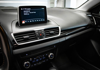 Подержанный автомобиль Mazda 3 Sedan 2014 года (18 фото)