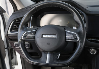 Подержанный автомобиль Haval F7 2021 года (17 фото)