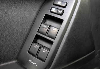 Подержанный автомобиль Toyota Land Cruiser Prado 2018 года (30 фото)