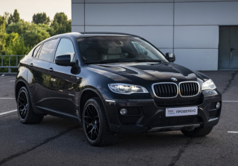 Подержанный автомобиль BMW X6 2013 года (3 фото)