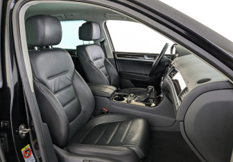 Подержанный автомобиль Volkswagen Touareg 2014 года (28 фото)
