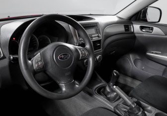 Подержанный автомобиль Subaru Impreza Hatchback 2008 года (14 фото)