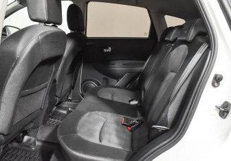 Подержанный автомобиль Nissan Qashqai 2010 года (10 фото)