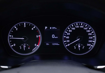 Подержанный автомобиль Hyundai Santa Fe 2018 года (12 фото)