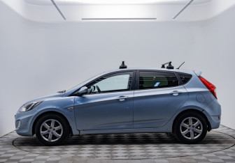 Подержанный автомобиль Hyundai Solaris Hatchback 2012 года (8 фото)