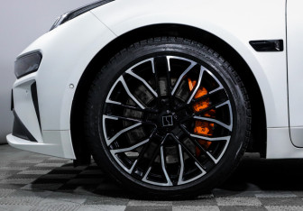 Подержанный автомобиль Zeekr 001 2024 года (15 фото)