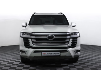 Подержанный автомобиль Toyota Land Cruiser Suv 2021 года (2 фото)