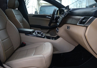 Подержанный автомобиль Mercedes-Benz GLE 2017 года (15 фото)