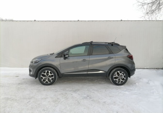 Подержанный автомобиль Renault Kaptur 2017 года (8 фото)