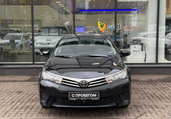 Подержанный автомобиль Toyota Corolla Sedan 2015 года (2 фото)
