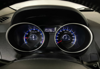 Подержанный автомобиль Hyundai ix35 2014 года (11 фото)