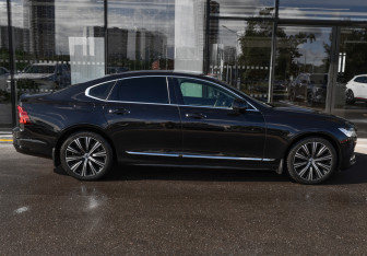 Подержанный автомобиль Volvo S90 2021 года (4 фото)