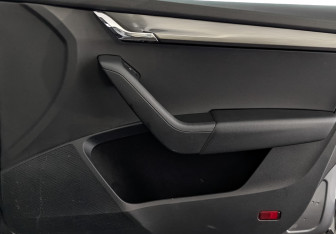 Подержанный автомобиль Skoda Octavia Liftback 2018 года (24 фото)