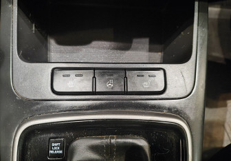 Подержанный автомобиль Kia Rio Sedan 2017 года (14 фото)