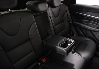Подержанный автомобиль Haval F7x 2025 года (12 фото)