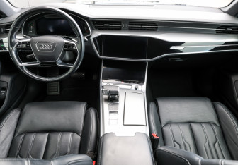 Подержанный автомобиль Audi A7 2019 года (15 фото)