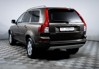 Подержанный автомобиль Volvo XC90 2012 года (7 фото)