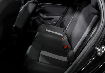 Подержанный автомобиль Audi A3 Hatchback 2021 года (10 фото)