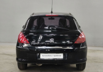 Подержанный автомобиль Peugeot 308 Hatchback 2010 года (6 фото)
