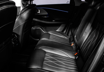 Подержанный автомобиль Chery Arrizo 8 2023 года (12 фото)