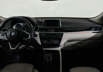 Подержанный автомобиль BMW X2 2019 года (12 фото)