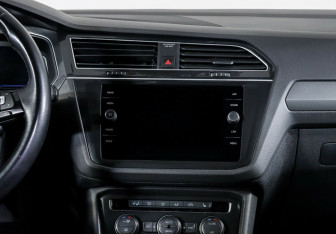 Подержанный автомобиль Volkswagen Tiguan 2019 года (9 фото)