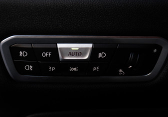 Подержанный автомобиль BMW X6 2020 года (14 фото)