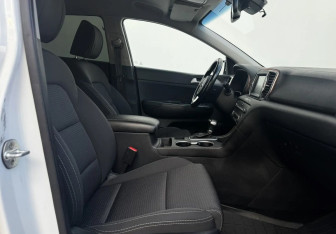Подержанный автомобиль Kia Sportage 2017 года (10 фото)