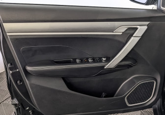 Подержанный автомобиль Geely Coolray 2022 года (18 фото)