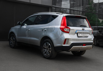 Подержанный автомобиль Geely Emgrand X7 2019 года (6 фото)