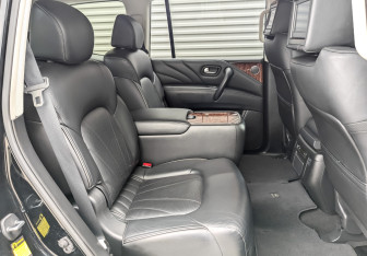 Подержанный автомобиль Infiniti QX80 2016 года (12 фото)