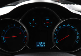 Подержанный автомобиль Chevrolet Cruze Sedan 2011 года (11 фото)