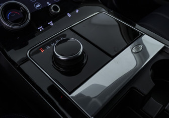 Подержанный автомобиль Land Rover Range Rover Velar 2020 года (22 фото)