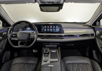 Подержанный автомобиль Chery Arrizo 8 2023 года (13 фото)